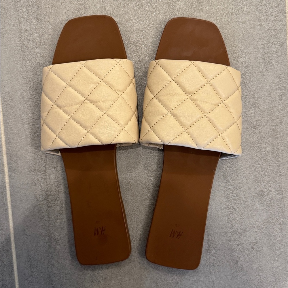 H&M nude slides